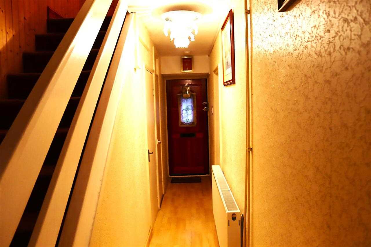 Flint Close - Picture 3