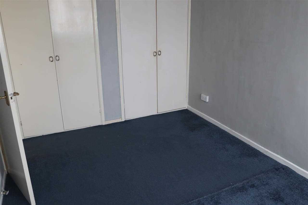 Thrales Close - Picture 4